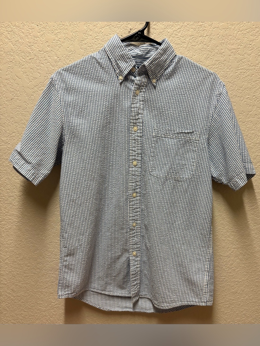 Lands End Men's Short-Sleeve Button-Down Shirt in Light Blue and White Stripe